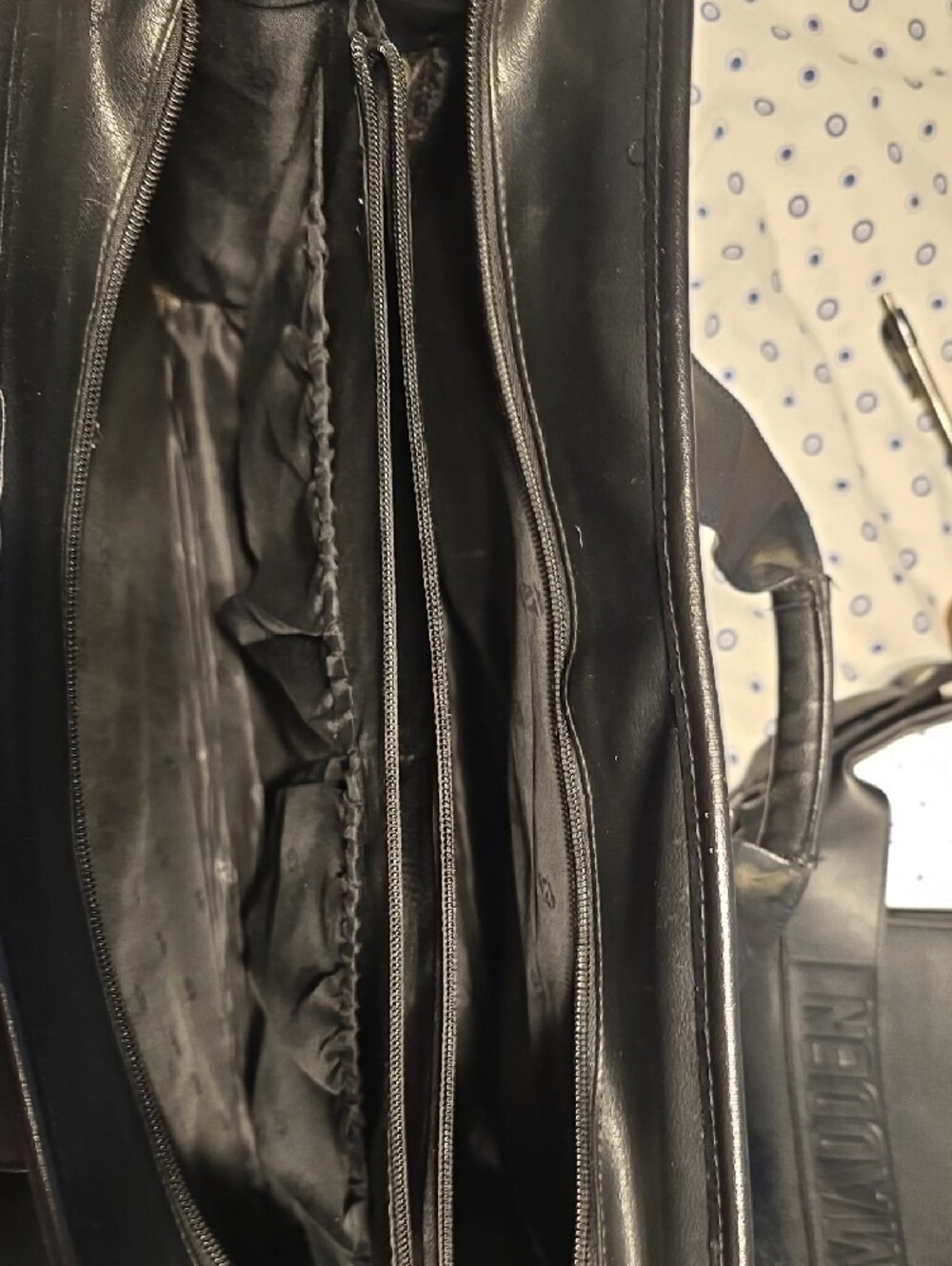 Leather Messenger Bag - Black - Unknown Brand - Picture 5 of 5
